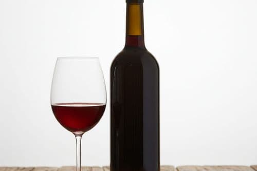 Vin rouge (bouteille)